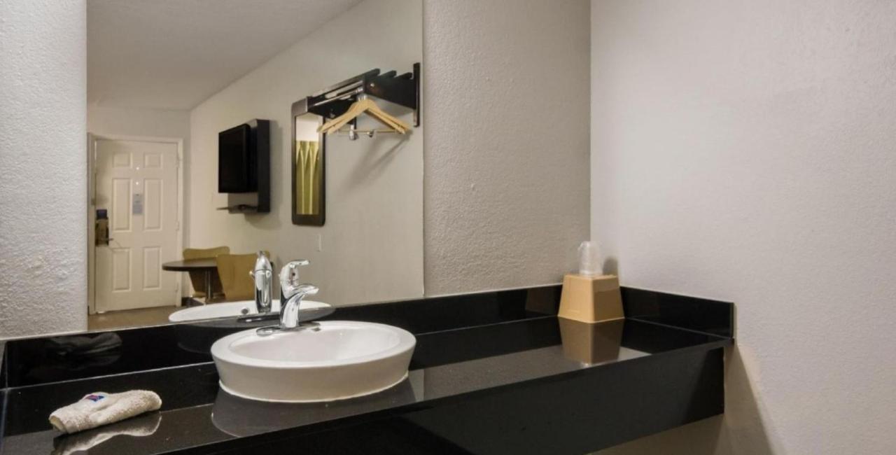 Motel 6 Irving - Loop 12 Luaran gambar